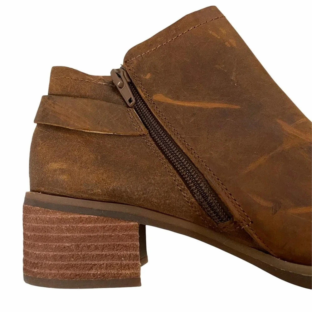 Korks Sonya Ankle Tan Distressed Booties NWOT_4